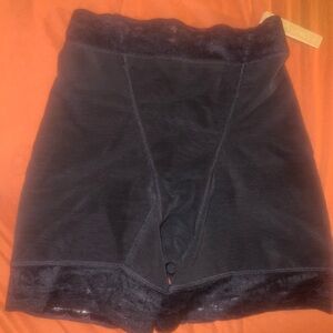 Black Mid-rise Butt Lifting Shaper Short from Shapellx